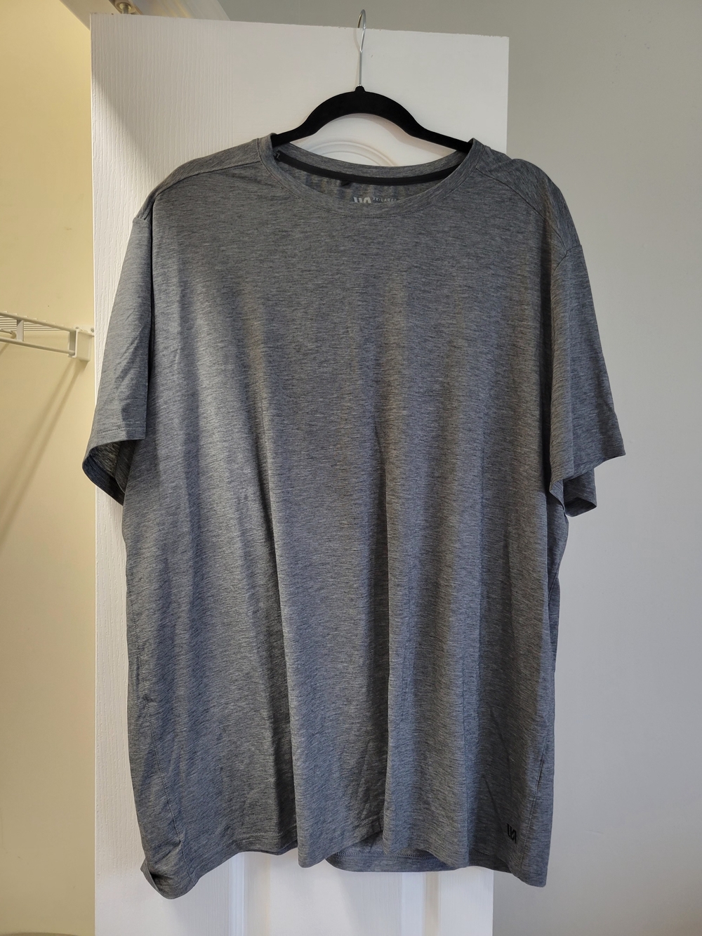VRST Men's Heather Gray Crew Neck T-Shirt